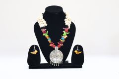  NECKLACE AND EARING WITH PENDENT RED DORI SHELL